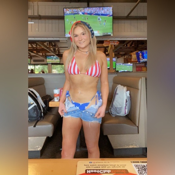 Meet your Posher, Gracen - Picture 2 of 2